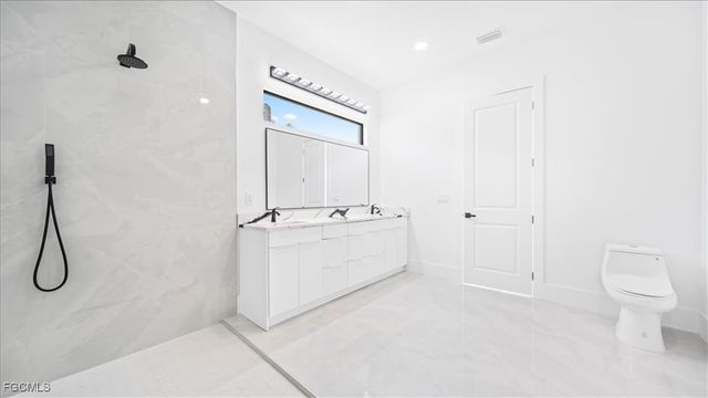 526 SE 4th ST, Cape Coral, FL 33990