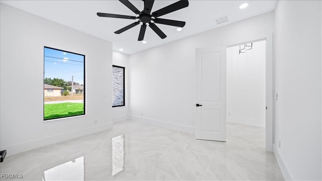 526 SE 4th ST, Cape Coral, FL 33990