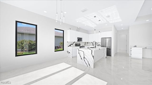 526 SE 4th ST, Cape Coral, FL 33990