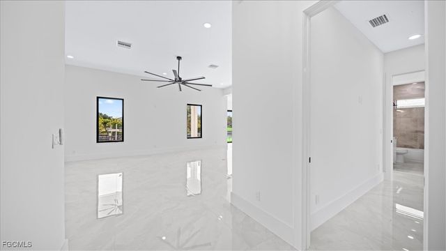 526 SE 4th ST, Cape Coral, FL 33990