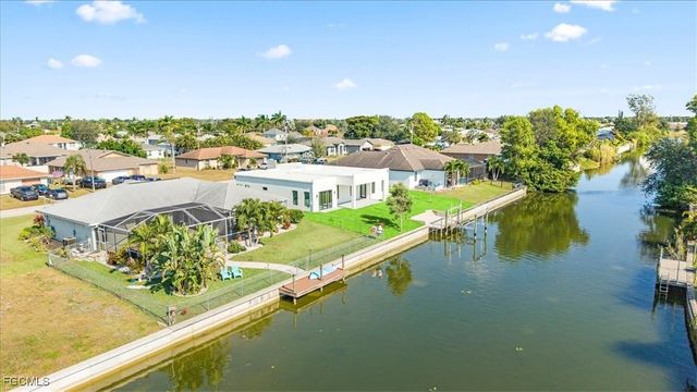 526 SE 4th ST, Cape Coral, FL 33990