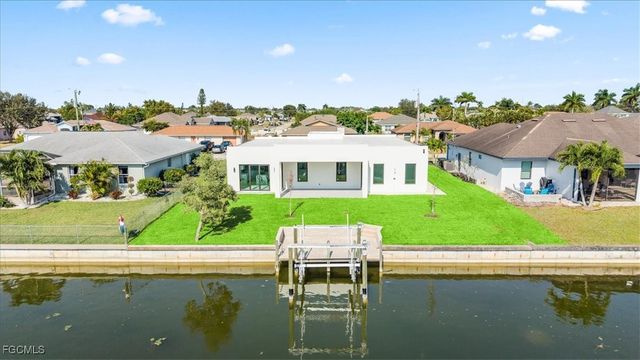 526 SE 4th ST, Cape Coral, FL 33990