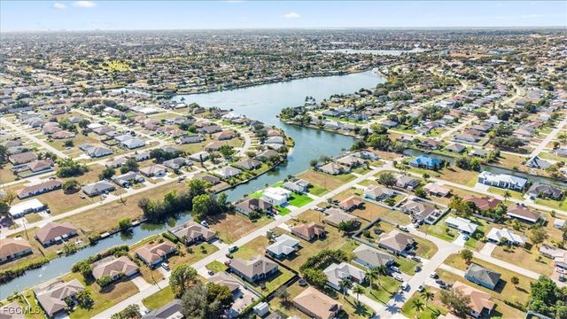 526 SE 4th ST, Cape Coral, FL 33990