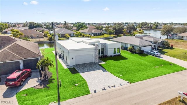 526 SE 4th ST, Cape Coral, FL 33990