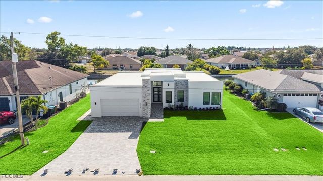 526 SE 4th ST, Cape Coral, FL 33990