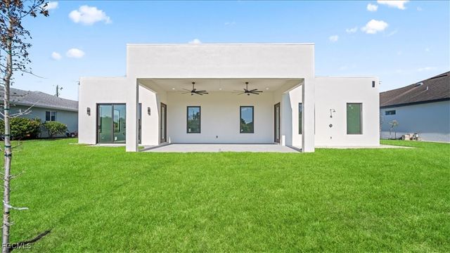 526 SE 4th ST, Cape Coral, FL 33990