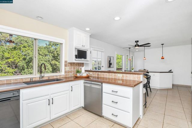 975 Calle Verde, Martinez, CA 94553