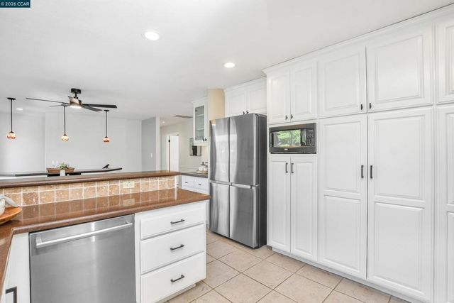 975 Calle Verde, Martinez, CA 94553