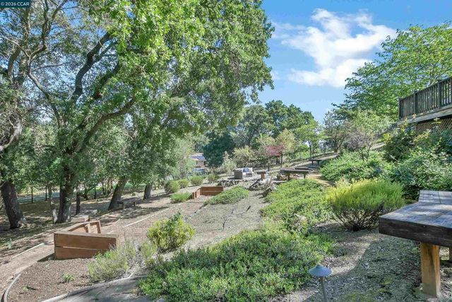 975 Calle Verde, Martinez, CA 94553