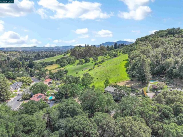 975 Calle Verde, Martinez, CA 94553
