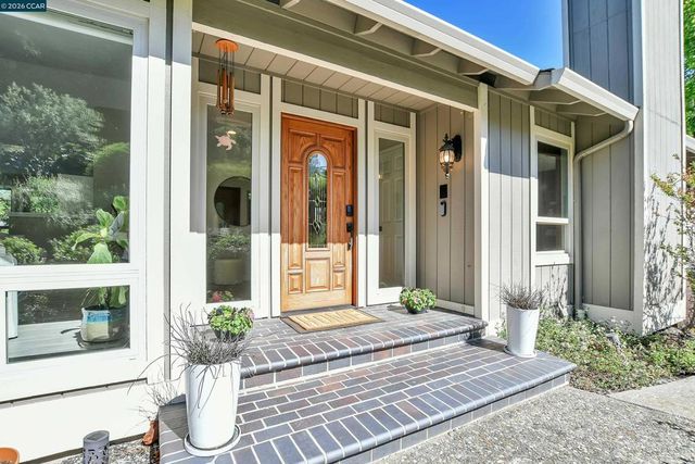 975 Calle Verde, Martinez, CA 94553