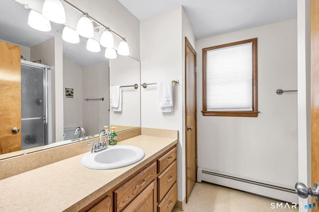 9 Old Country Lane, Ellington, CT 06029
