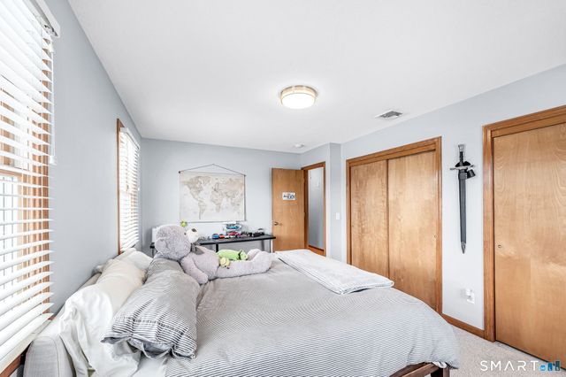9 Old Country Lane, Ellington, CT 06029