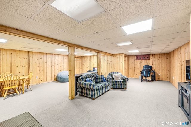9 Old Country Lane, Ellington, CT 06029