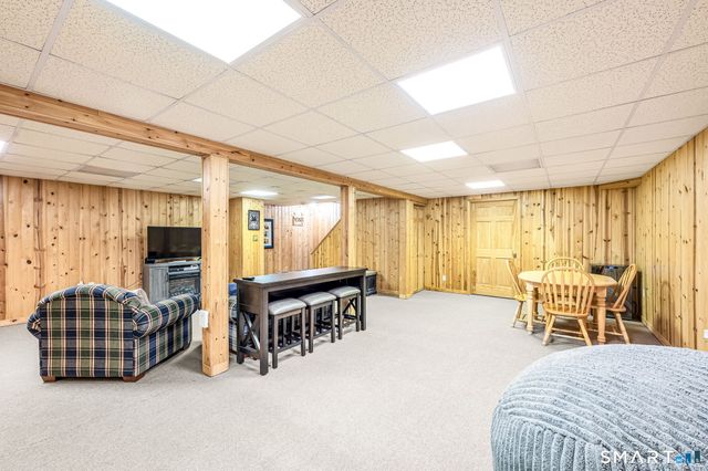 9 Old Country Lane, Ellington, CT 06029