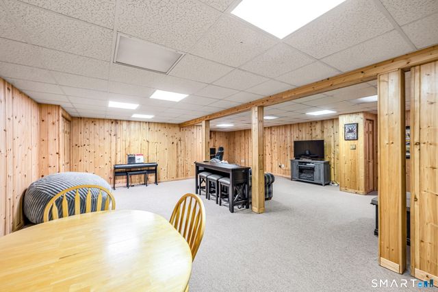 9 Old Country Lane, Ellington, CT 06029