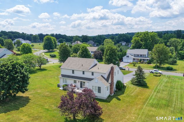 9 Old Country Lane, Ellington, CT 06029
