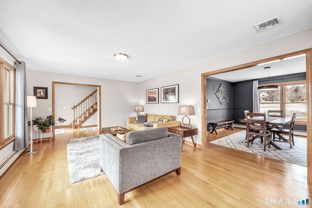 9 Old Country Lane, Ellington, CT 06029