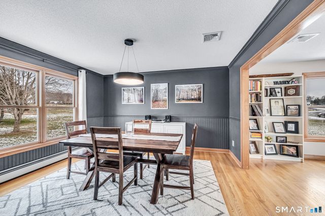 9 Old Country Lane, Ellington, CT 06029
