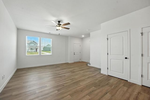 12404 S Acacia Drive, Lee's Summit, MO 64086