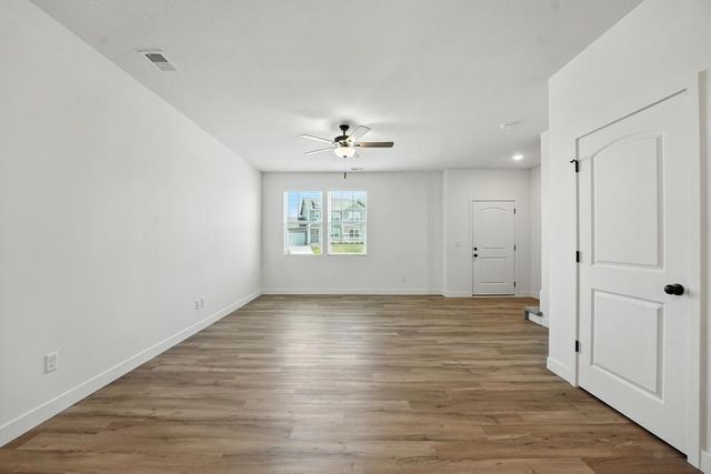 12404 S Acacia Drive, Lee's Summit, MO 64086