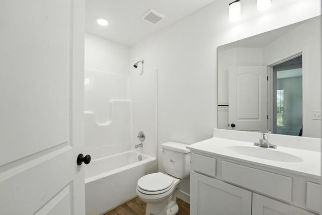 12404 S Acacia Drive, Lee's Summit, MO 64086