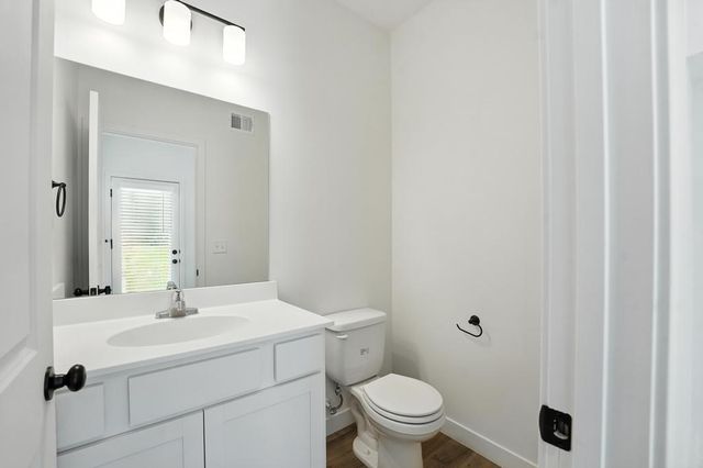 12404 S Acacia Drive, Lee's Summit, MO 64086