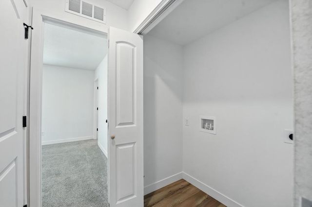 12404 S Acacia Drive, Lee's Summit, MO 64086