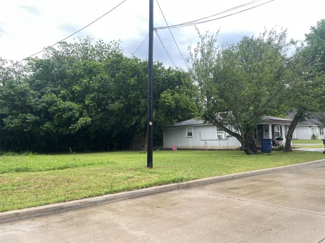 1012 Oak Street, Mckinney, TX 75069