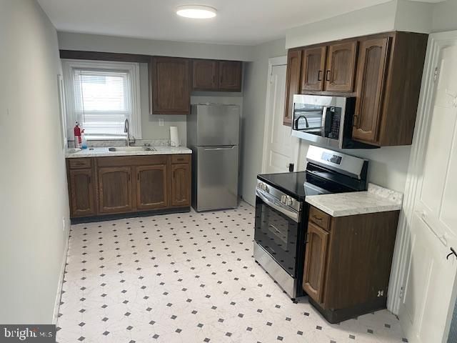 30 N BROAD ST, Woodbury, NJ 08096