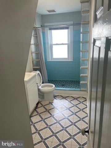 30 N BROAD ST, Woodbury, NJ 08096