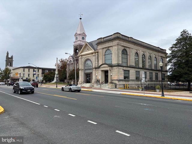 30 N BROAD ST, Woodbury, NJ 08096