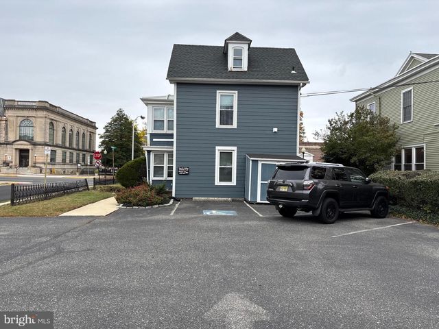30 N BROAD ST, Woodbury, NJ 08096