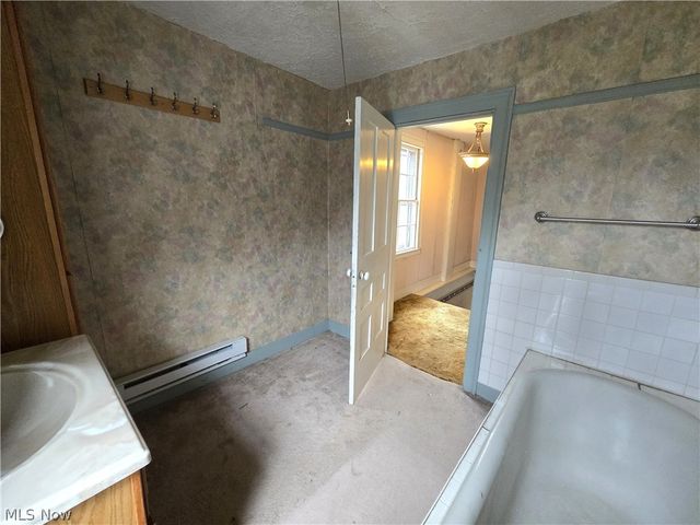 97 W Jefferson Street, Jefferson, OH 44047