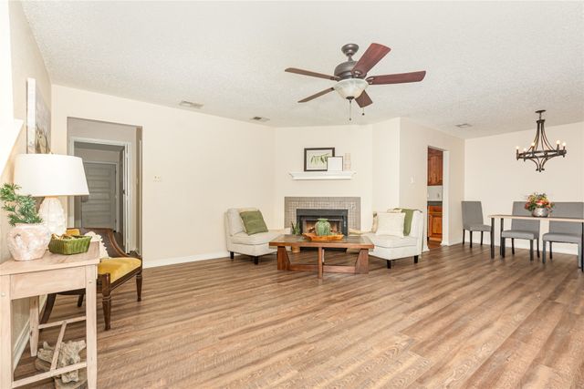 404 Nita Lane, Euless, TX 76040