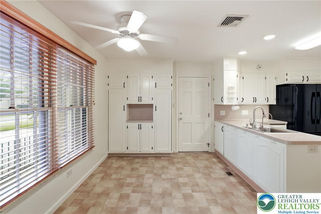2844 Edgemont Drive, Salisbury Twp, PA 18103