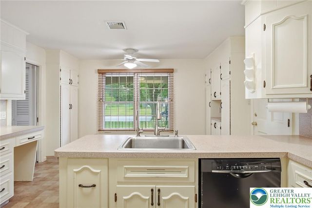 2844 Edgemont Drive, Salisbury Twp, PA 18103