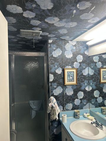 9620 Sunrise Lakes Boulevard, Sunrise, FL 33322