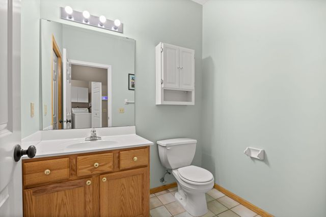 401 Hickory Lane N, Oakdale, MN 55128