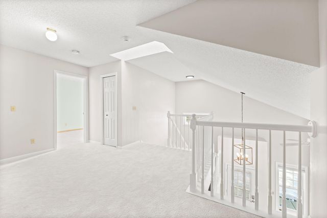 401 Hickory Lane N, Oakdale, MN 55128