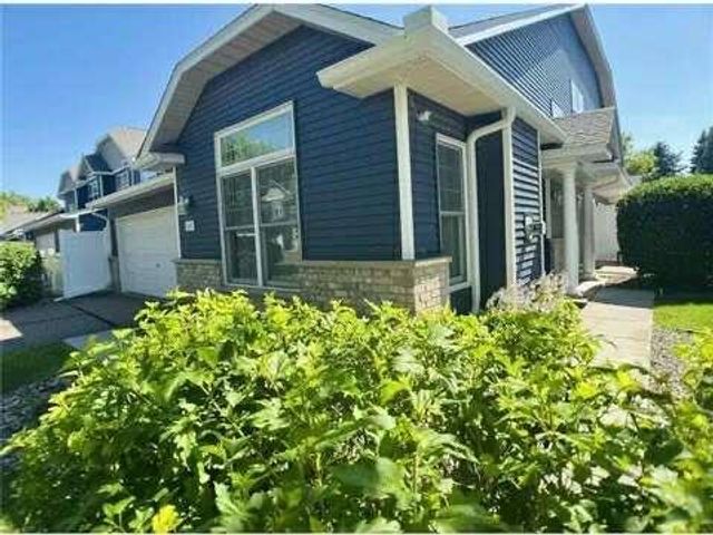 401 Hickory Lane N, Oakdale, MN 55128