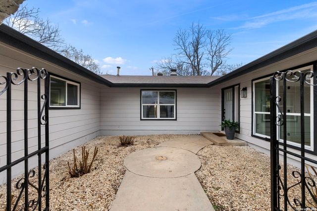 5602 cary grant, San Antonio, TX 78240
