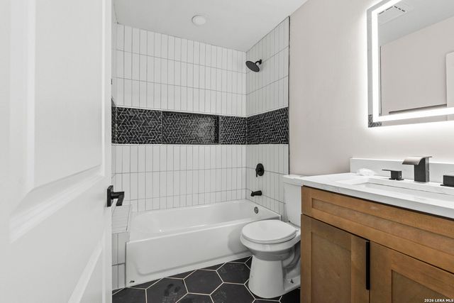 5602 cary grant, San Antonio, TX 78240