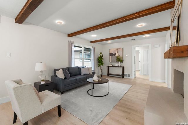 5602 cary grant, San Antonio, TX 78240