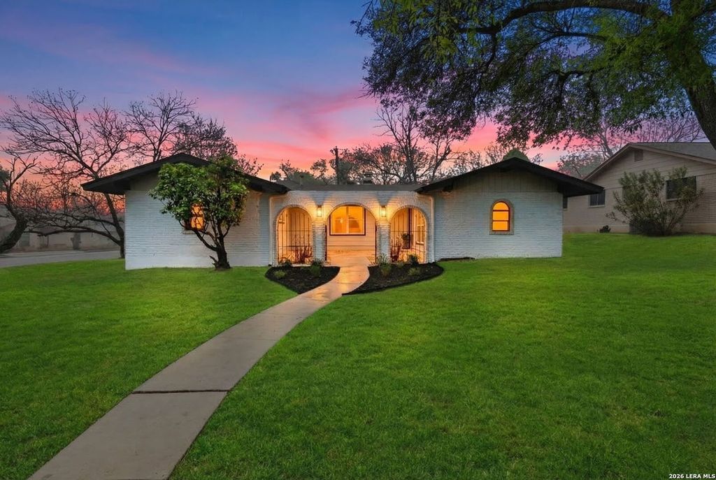 5602 cary grant, San Antonio, TX 78240
