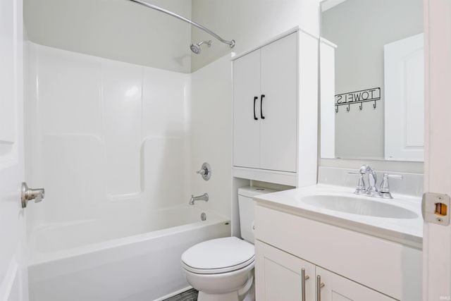 4620 Eastwick Drive, Newburgh, IN 47630