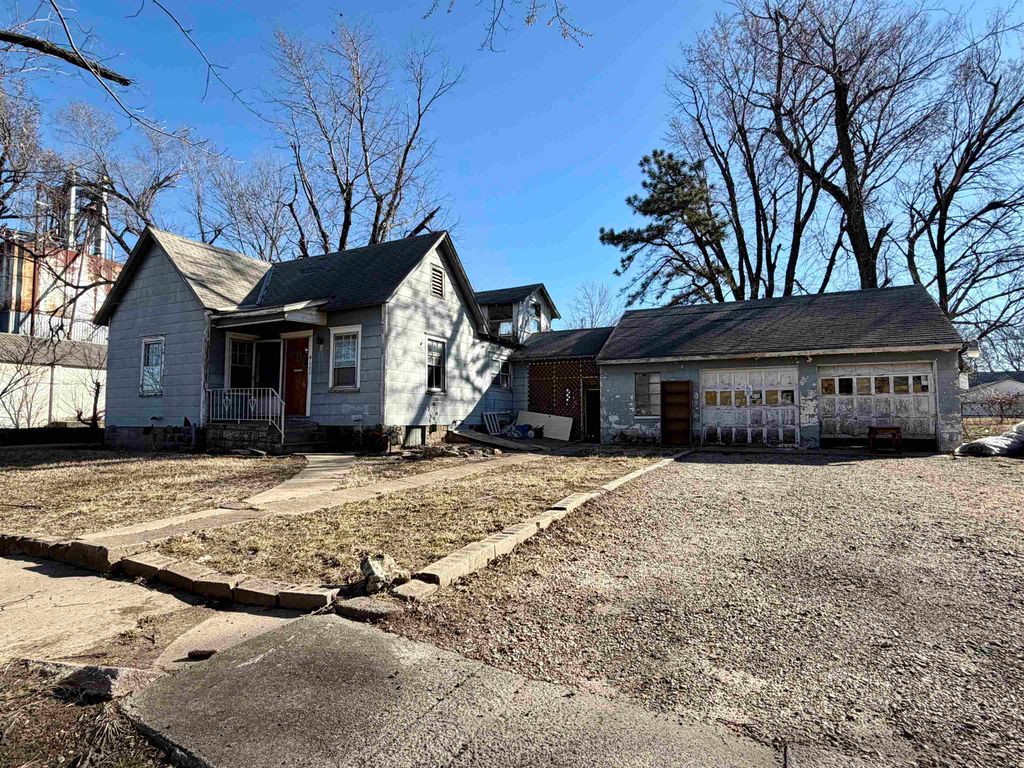 602 Menor, Winfield, KS 67156