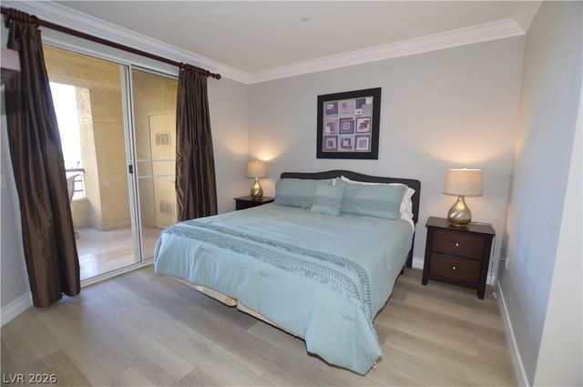 270 East FLAMINGO Road 314, Las Vegas, NV 89169