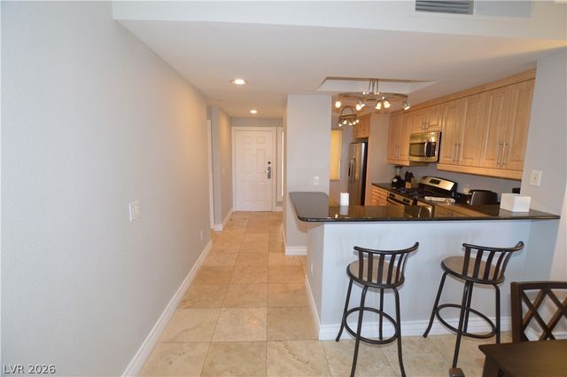 270 East FLAMINGO Road 314, Las Vegas, NV 89169