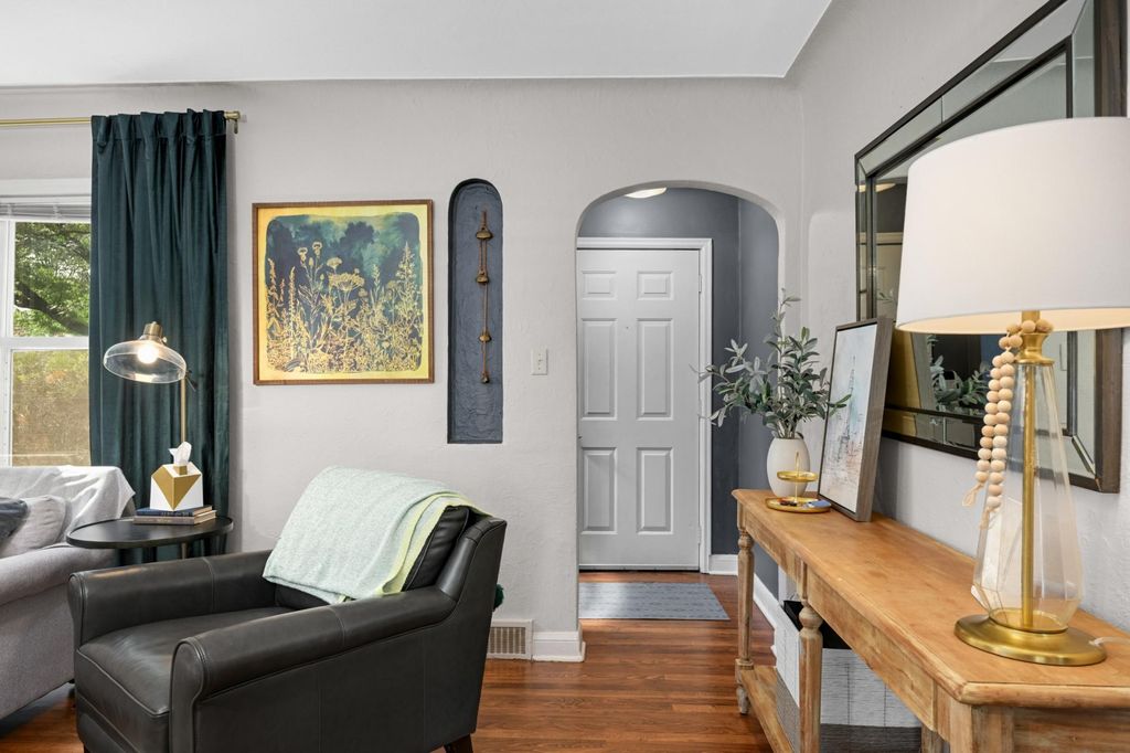 871 Sherwood Avenue, Saint Paul, MN 55106 — photo 3